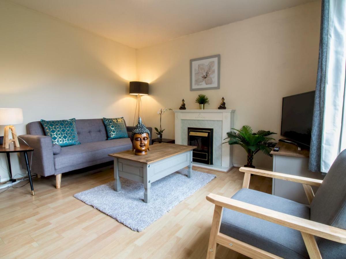 Bright & Tranquil Apartment Near City Centre With Free Parking! Единбург Екстериор снимка